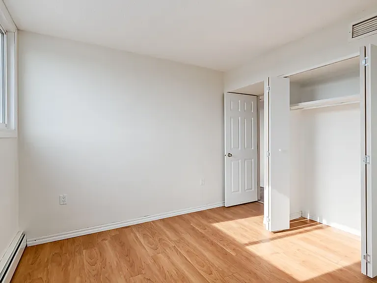 608 2nd St W #308 — Photo 23