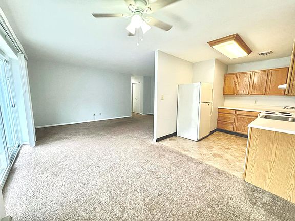 3rd image of 2248 Hamilton St APT 208