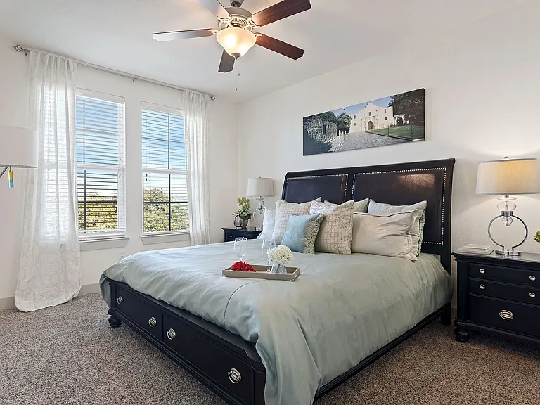 The Vance at Huebner Oaks — Photo 29