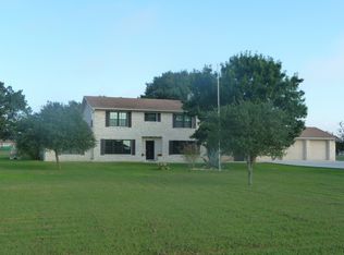 1100 Cale Dr, Marion, TX 78124