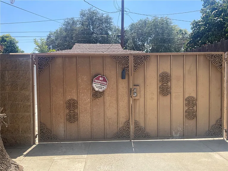 823 W Courtland Dr — Photo 3