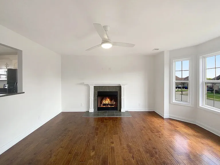 1575 Cobra Ln — Photo 2