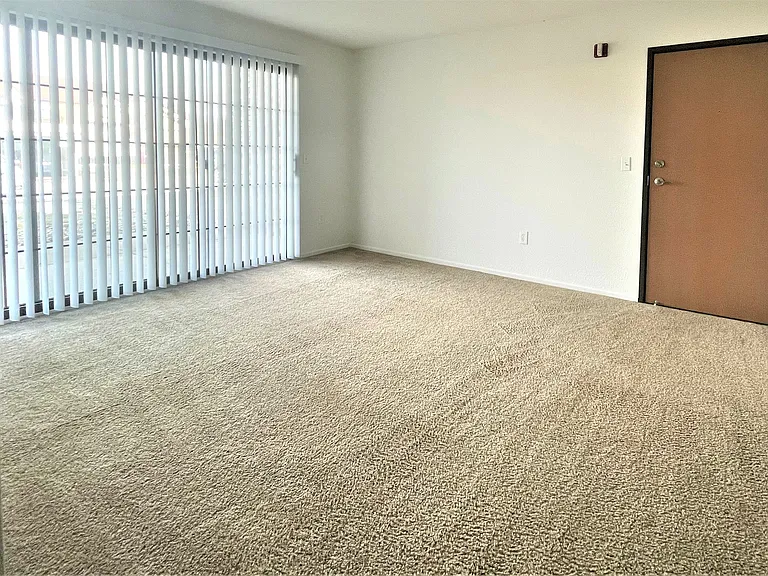 Thornridge Apartments — Photo 48