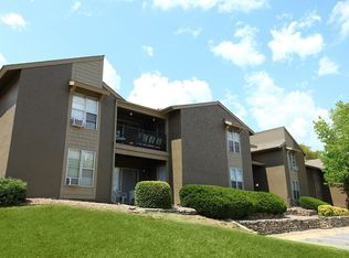 10001 Walnut Dr APT 201, Kansas City, MO 64114