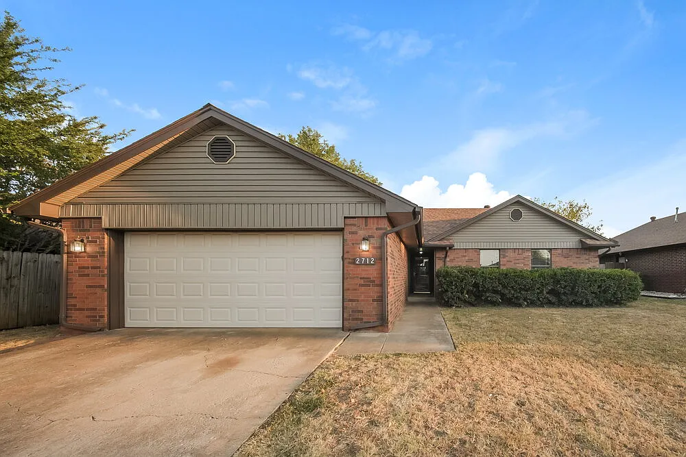 3 bed, 2.0 bath, 1413 sqft, $1,780 — Photo 1
