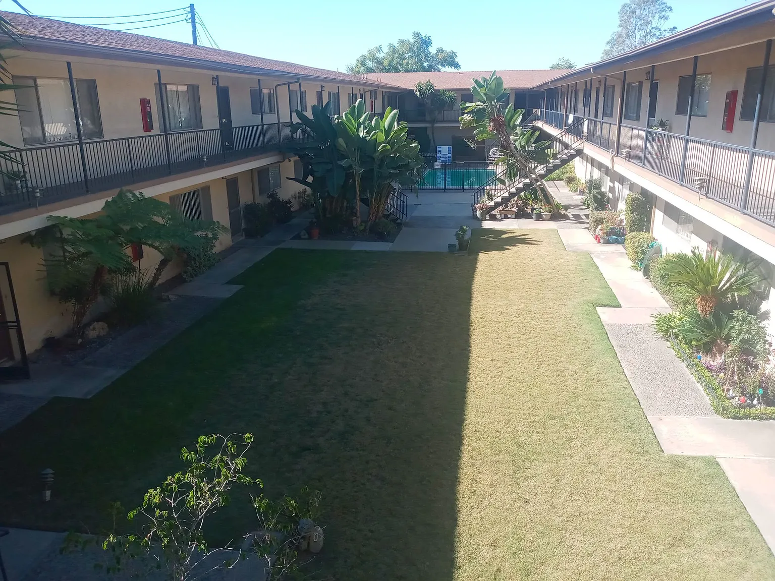 053 - Rosemont Apartments — Photo 3