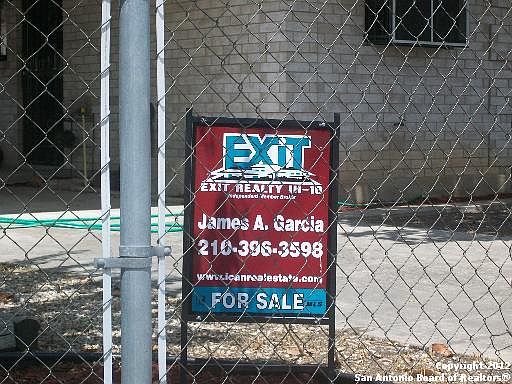 5th image of 427 SAN PATRICIO ST