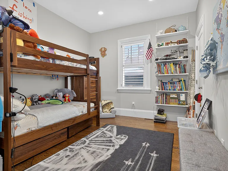 844 E 4th St #2 — Photo 11