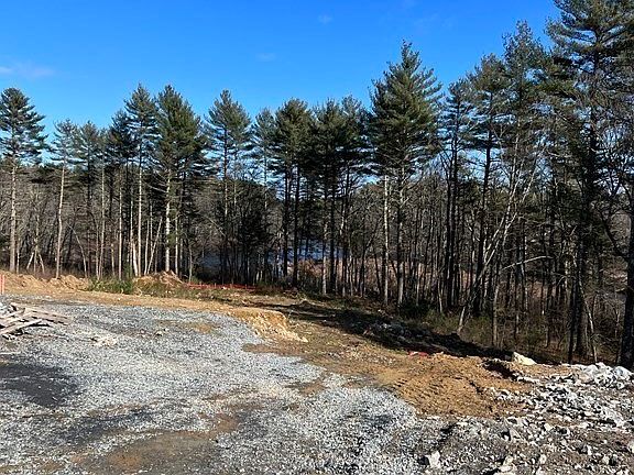 4th image of 12 Goodwin Dr #12