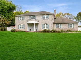 6 Inwood Rd, Saint James, NY 11780