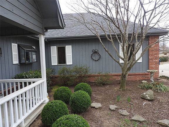 4th image of 3 Cambria Ln