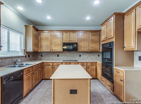 4th image of 25015 Whistling Acres