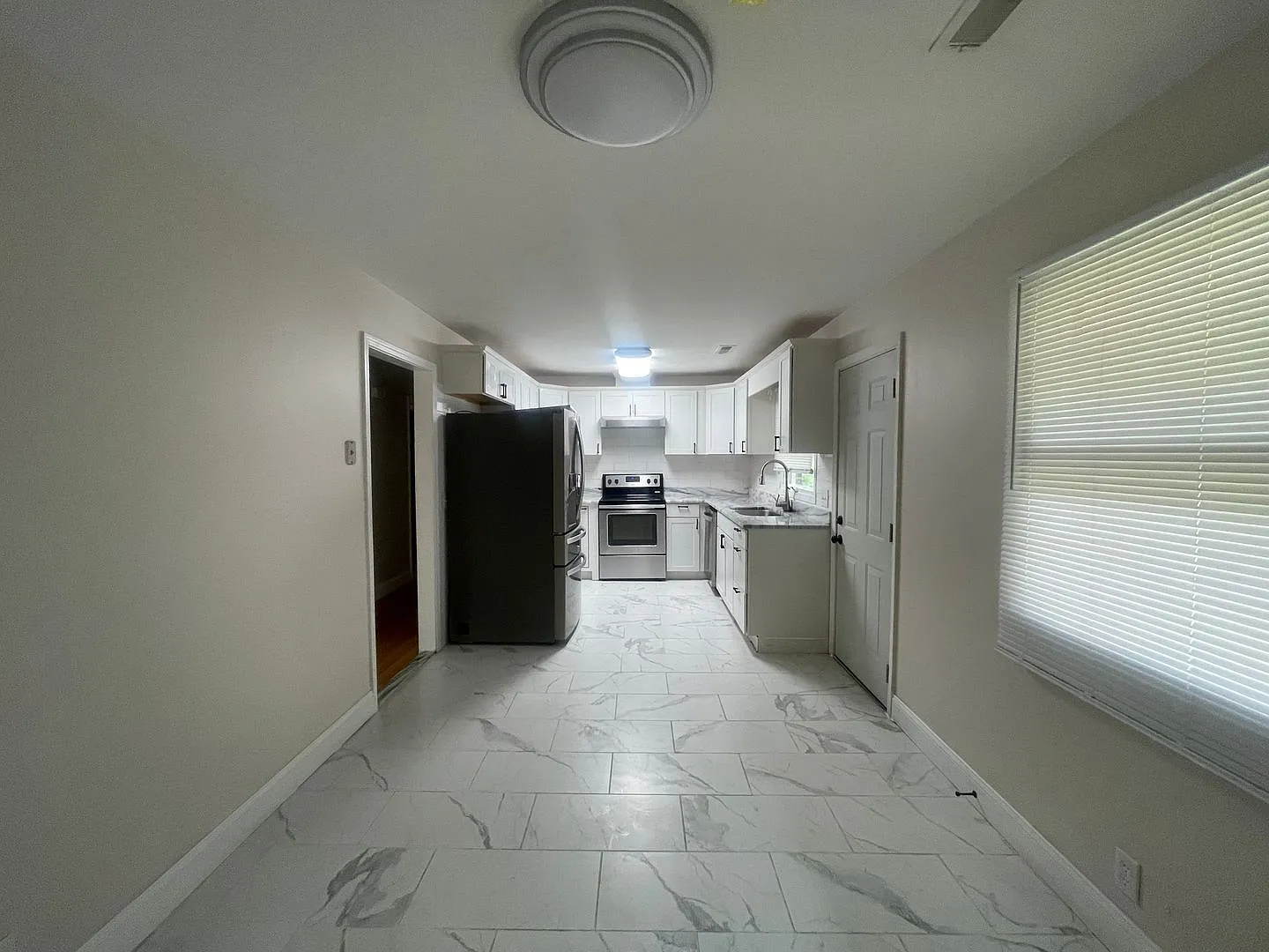 3 bedroom 1 bath — Photo 4