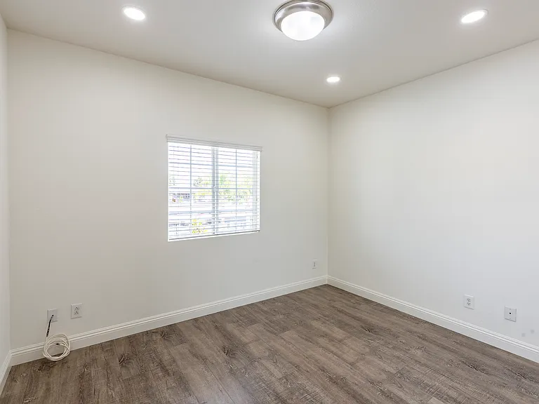 10623 Mona Way — Photo 28
