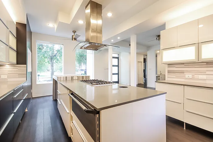 10518 Moorcreek Dr — Photo 9