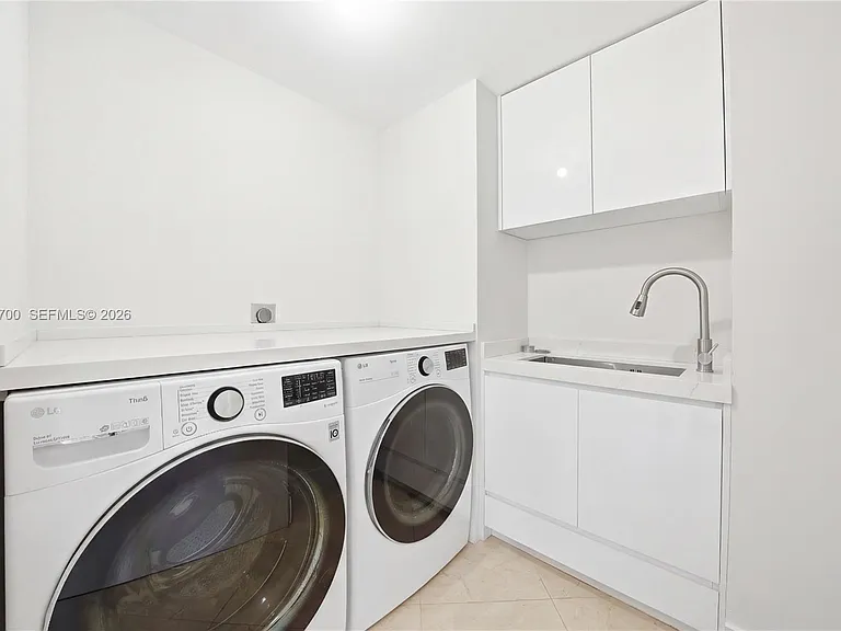 5801 Collins Ave #700 — Photo 37