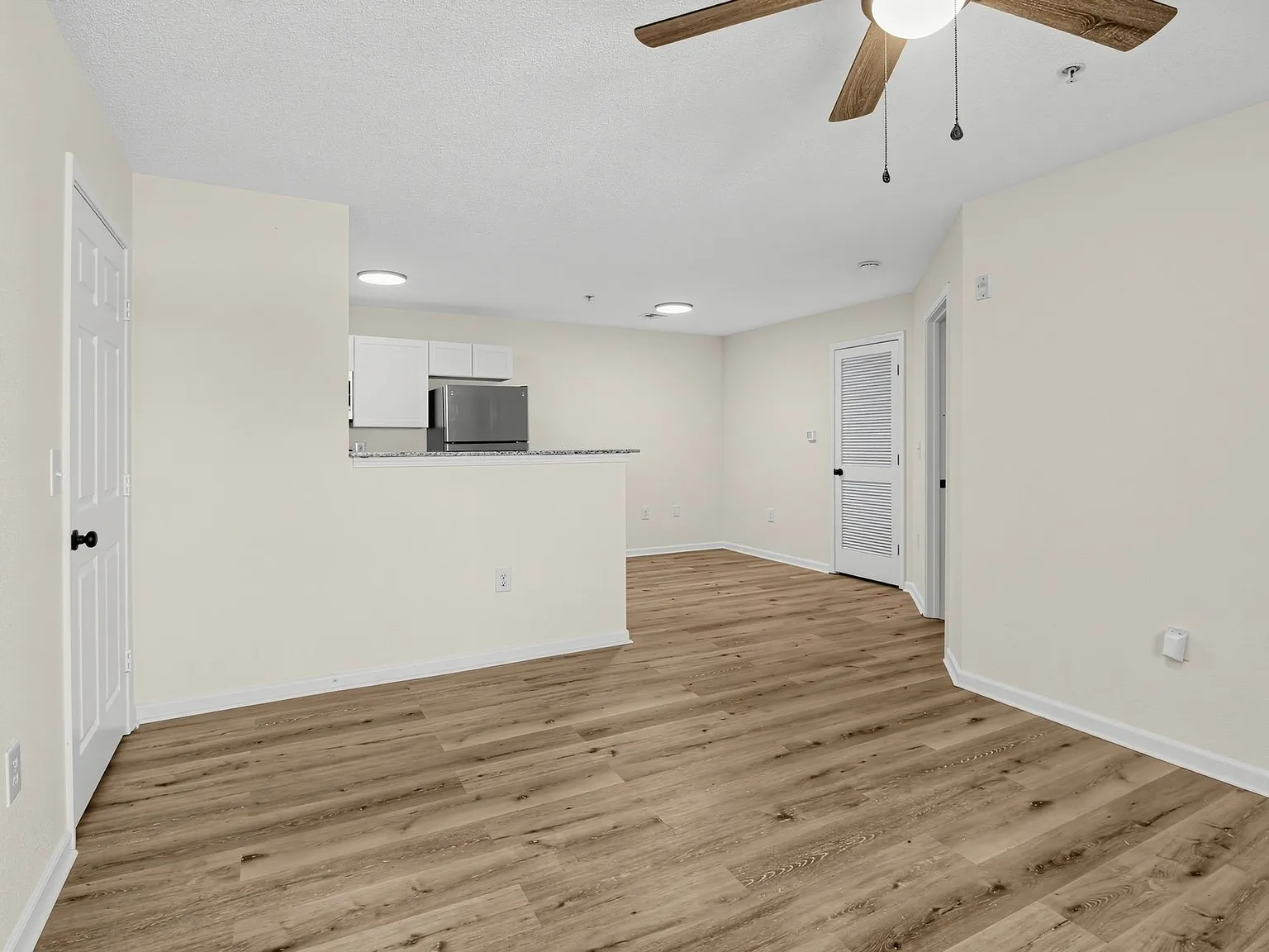 Southern View Apartments — Photo 4