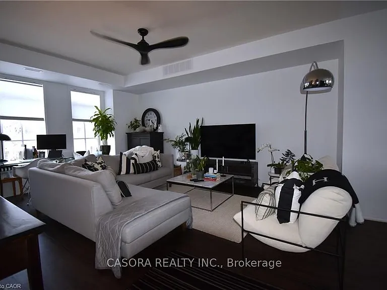 2362 New St #5 — Photo 7