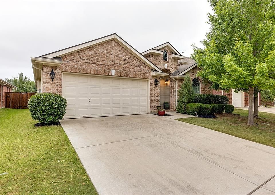 1st image of 302 Bradbury Dr