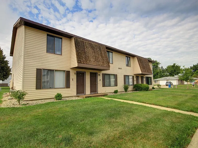 1907 Nancy Ct — Photo 7