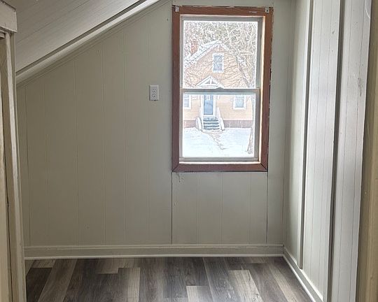 5th image of 415 SE 8th Ave