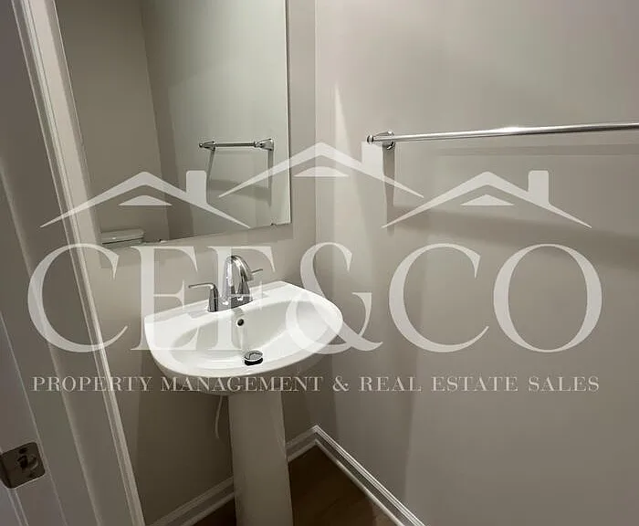 921 Delia Ave — Photo 13