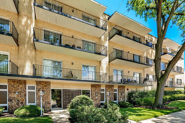 1st image of 6020 Lincoln Ave Unit 405