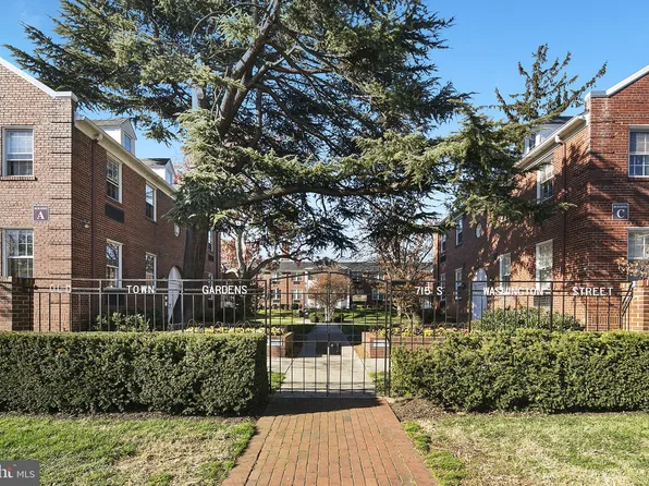 715 S Washington St APT A35, Alexandria, VA 22314