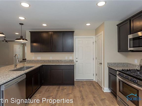 3rd image of 1128 Hilltop Ln