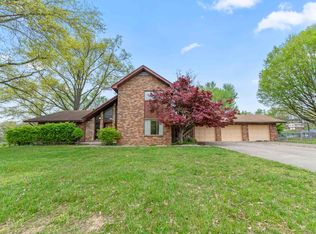 1453 Fairway Dr, Ashland, KY 41102