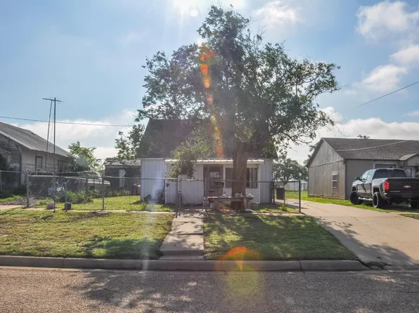 714 Elm St, Plainview, TX 79072