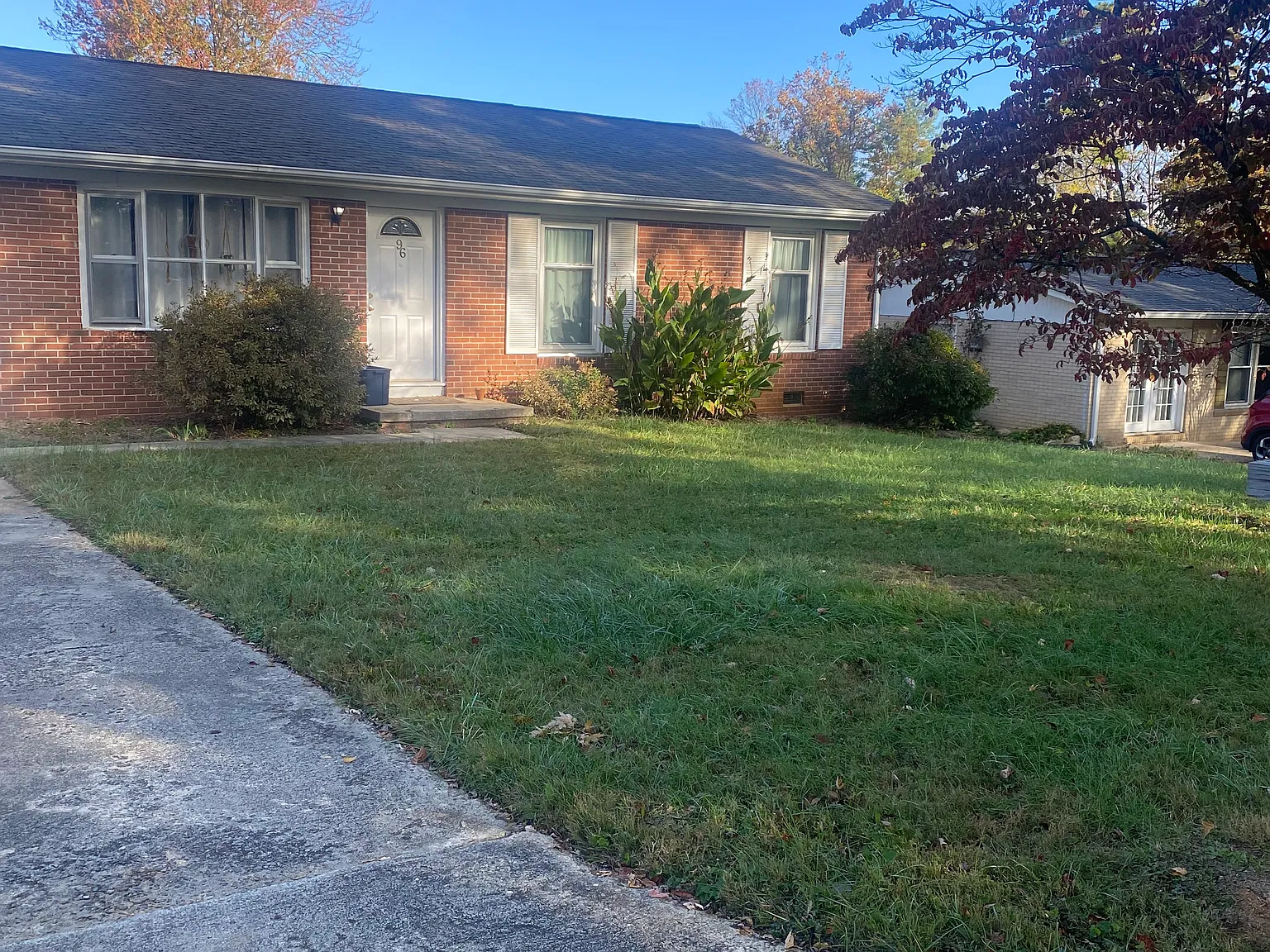 3 bed, 1000 sqft, $2,100 — Photo 2