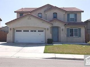 5935 Creekside Dr, Fontana, CA 92336