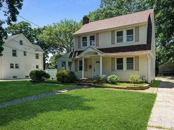 165 N Long Beach Ave, Freeport, NY 11520