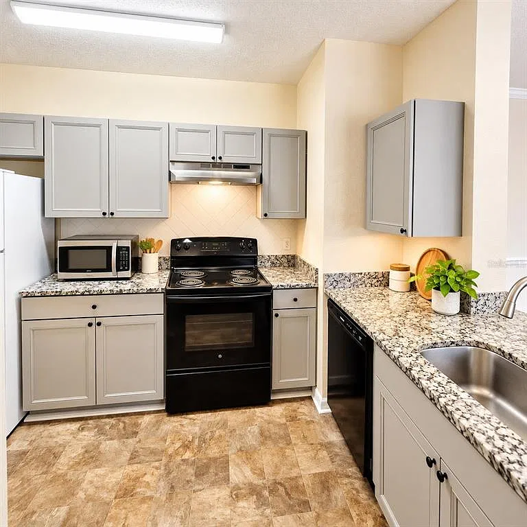 2 bed, 2.0 bath, 1083 sqft, $1,550 — Photo 2