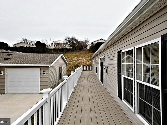 4th image of 1015 Scenic View Dr