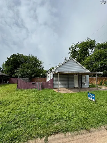 2705 Avenue D Photo 1