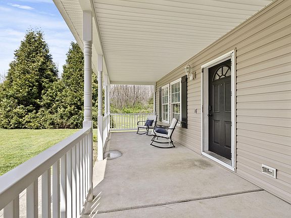 3rd image of 704 Ashley Ct