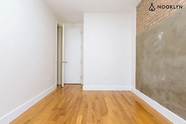 Rented by Nooklyn NYC LLC | media 43