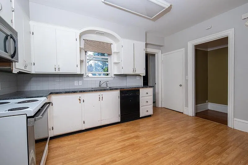 4 bed, 2.0 bath, 1750 sqft, $2,700 — Photo 3