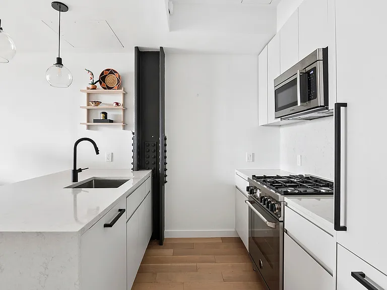 710 Metropolitan Ave #3B — Photo 3