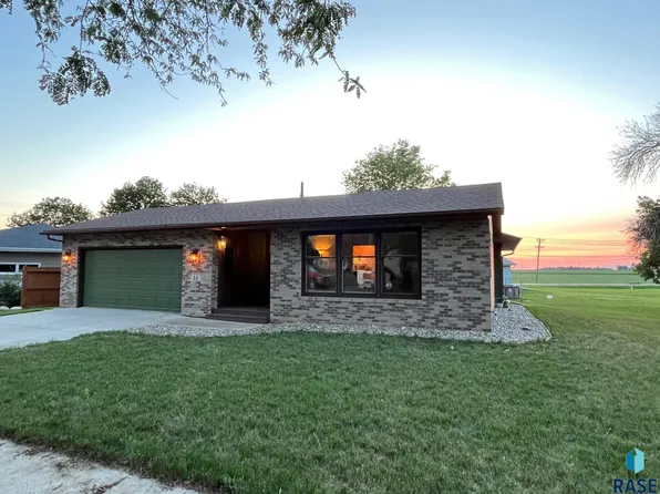 50 Park Ln, Canton, SD 57013