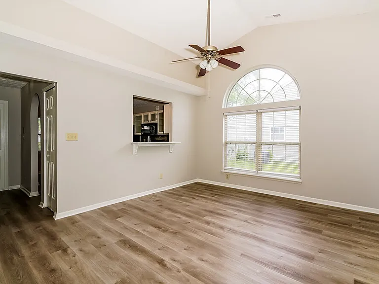 1215 Paul Dr — Photo 6