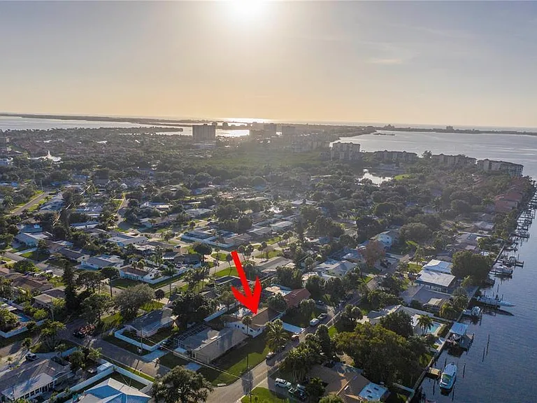 Location. Location. Location. Across the street from the water! Quiet neighborhood. Close to everything fun in St. Pete!