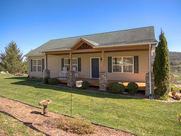 3rd image of 159 Big Flatts Acres Cir
