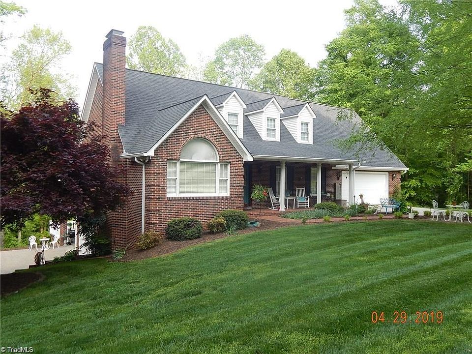 1st image of 230 S Oakwoods Trce