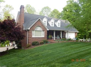 230 S Oakwoods Trce, Wilkesboro, NC 28697