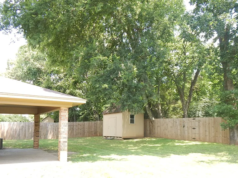 805 Corey Dr — Photo 29