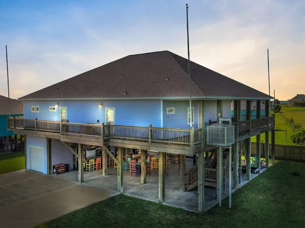 2366 Sand Crab Ln, Crystal Beach, TX 77650