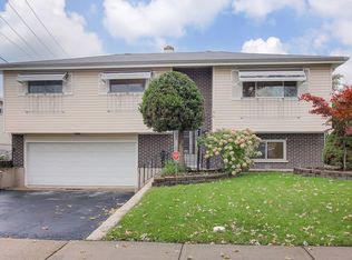 66 S Evergreen Ave, Addison, IL 60101